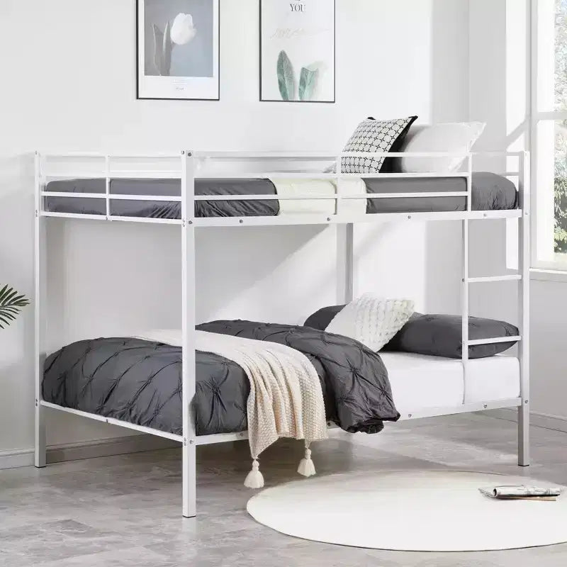 Letto a castello matrimoniale su matrimoniale con scaletta