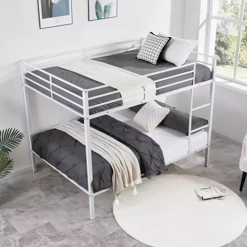 Letto a castello matrimoniale su matrimoniale con scaletta