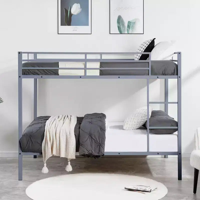 Letto a castello matrimoniale su matrimoniale con scaletta
