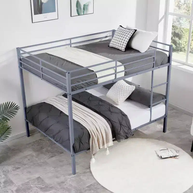Letto a castello matrimoniale su matrimoniale con scaletta