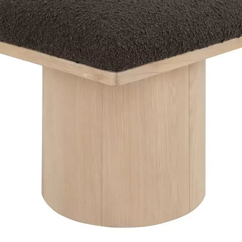 Meridian Furniture, Panca in tessuto bouclé Pavilion