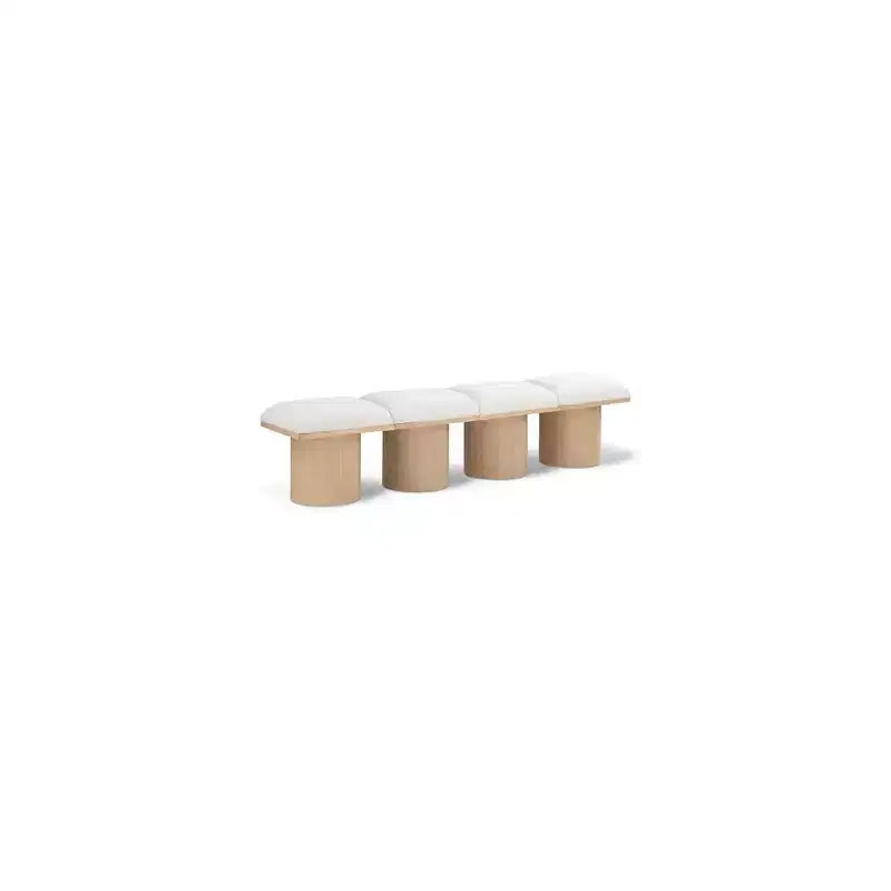 Meridian Furniture, Panca in tessuto bouclé Pavilion
