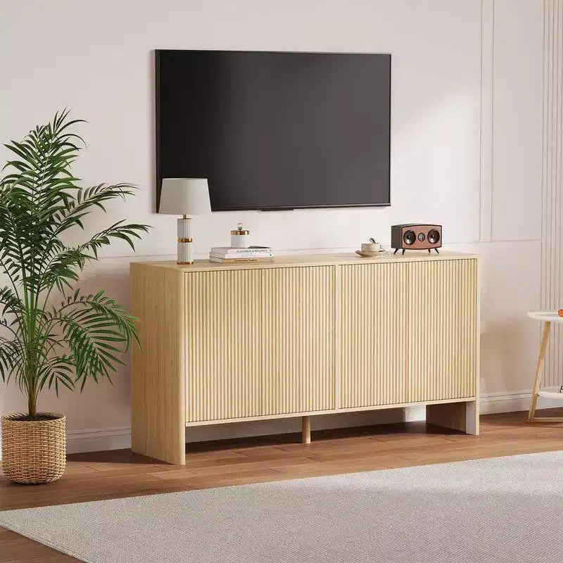 Credenza da 58 pollici in legno con 4 ante scanalate e ripiani regolabili