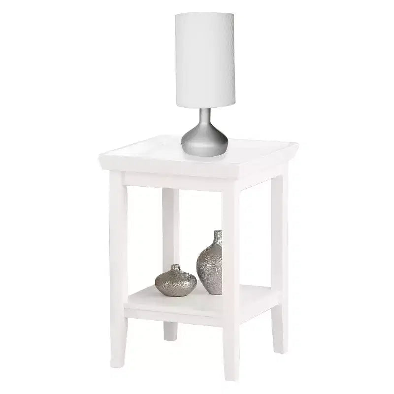Tavolino da salotto bianco in legno con ripiano inferiore – H 66 cm