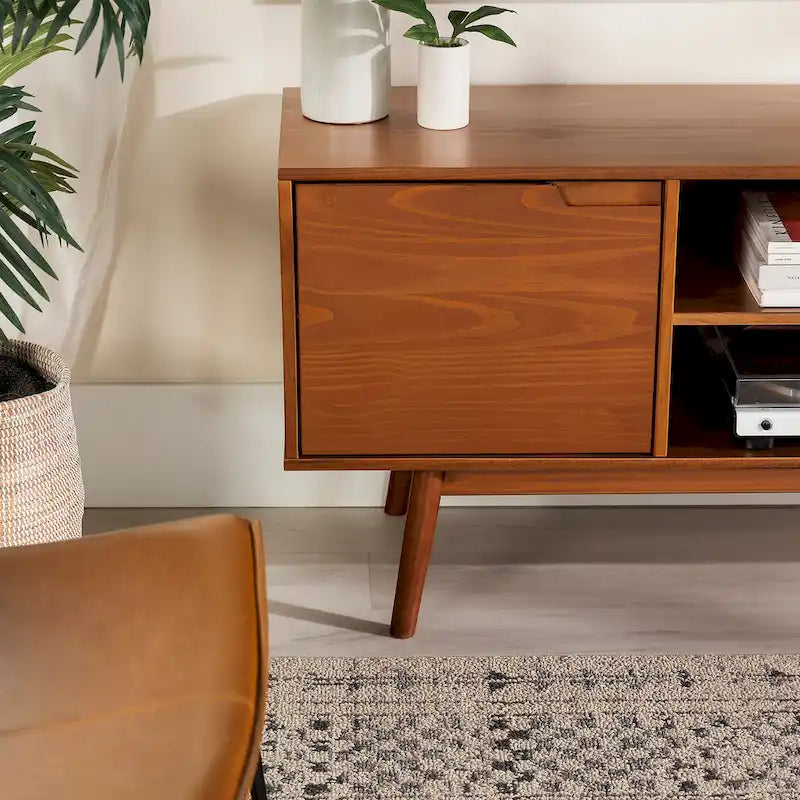 Meuble TV Middlebrook de 58 po en bois massif de style Mid-Century