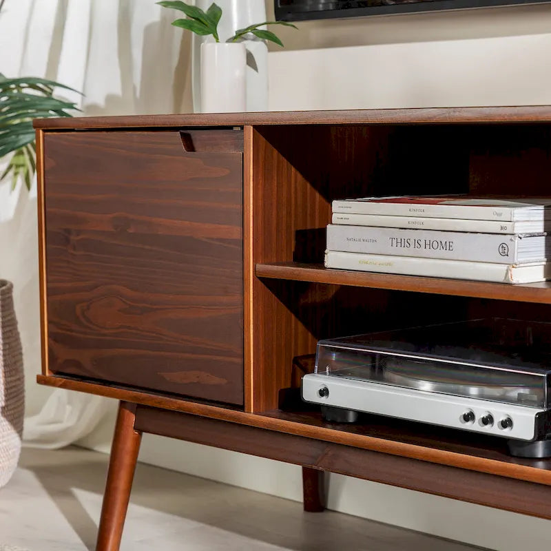 Meuble TV Middlebrook de 58 po en bois massif de style Mid-Century