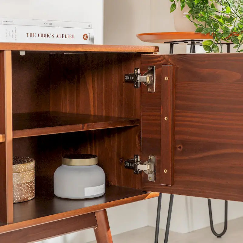 Meuble TV Middlebrook de 58 po en bois massif de style Mid-Century