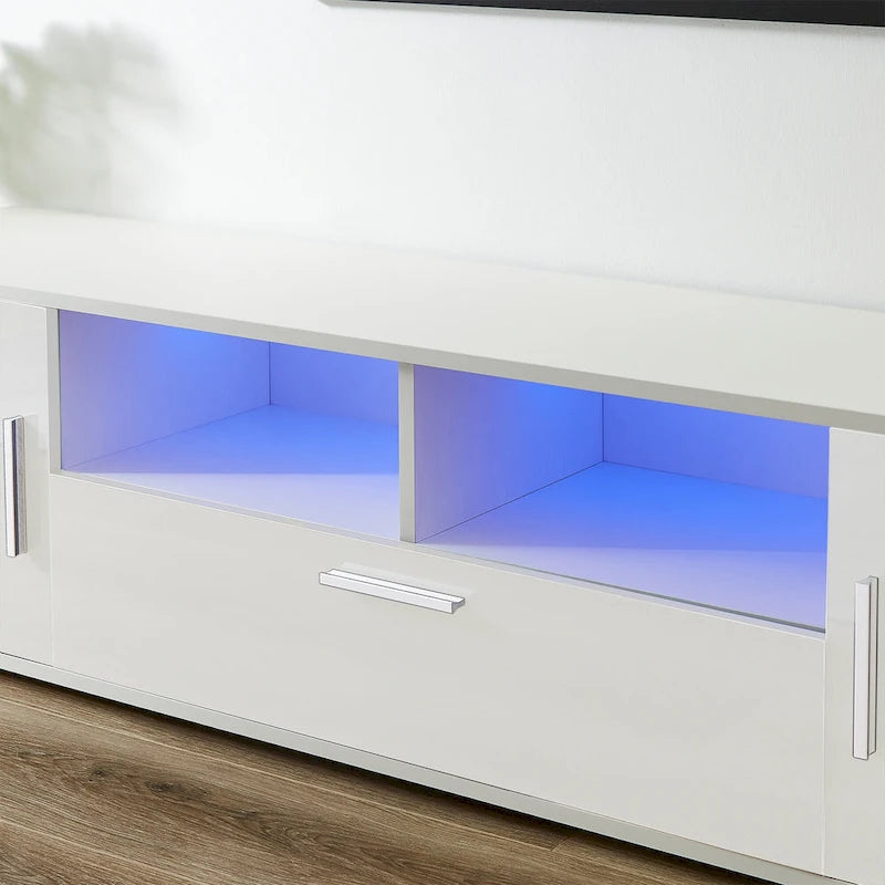 Meuble TV blanc de 160 cm avec lumières LED, armoires et étagères ouvertes pour TV jusqu'à 65 pouces