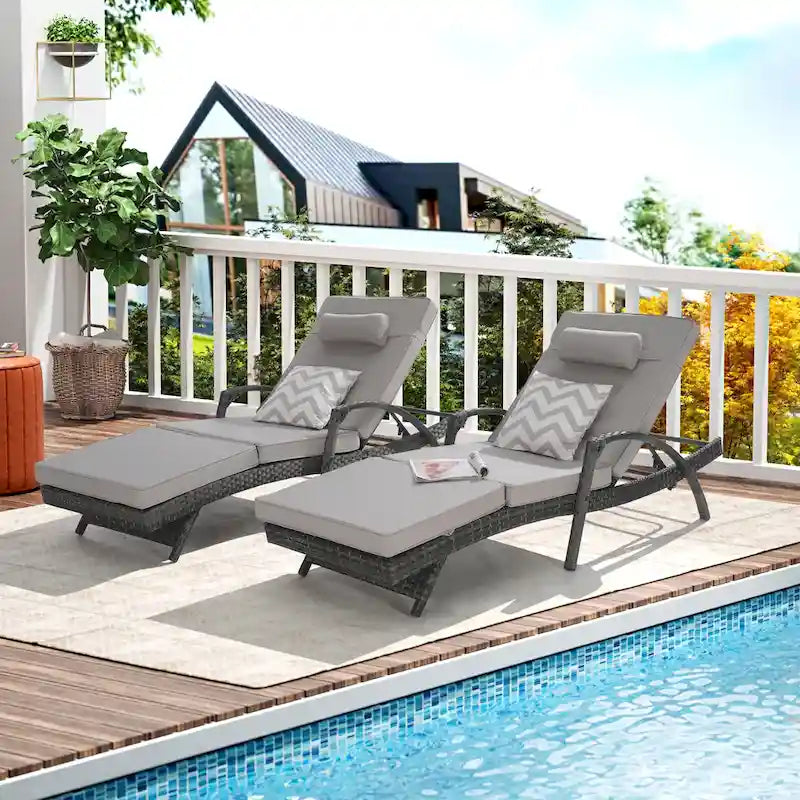 Lot de 2 chaises longues inclinables en osier d'extérieur avec coussins