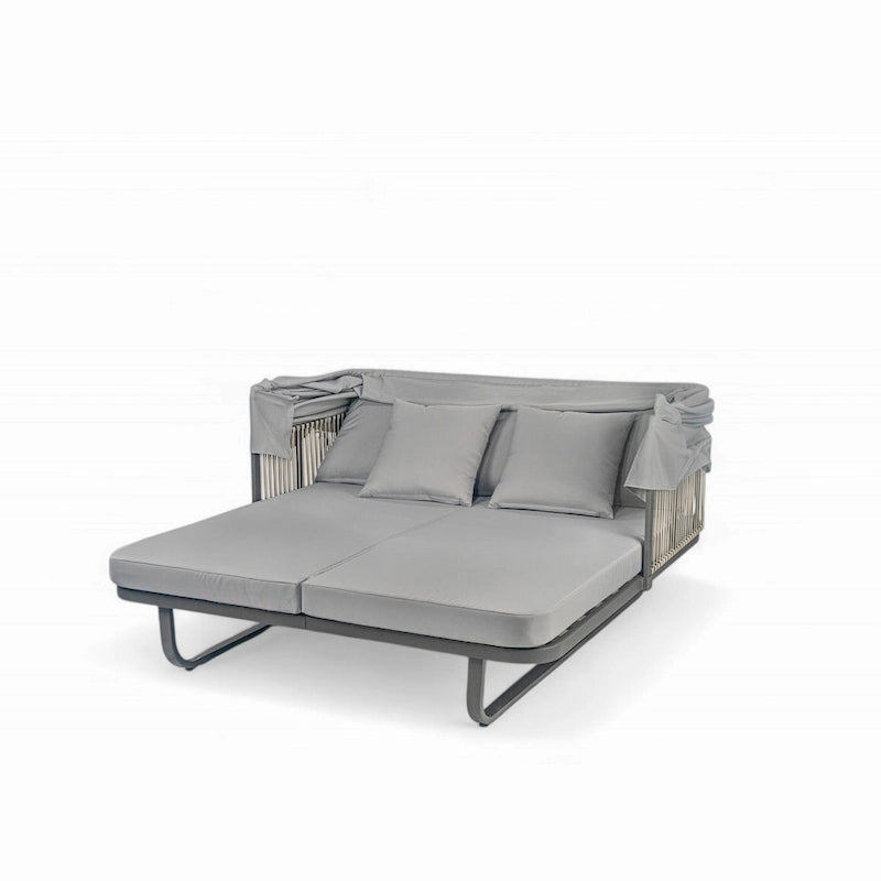 57 Outdoor Patio Rattan Daybed Sunbed with Retractable Canopy and Pillows