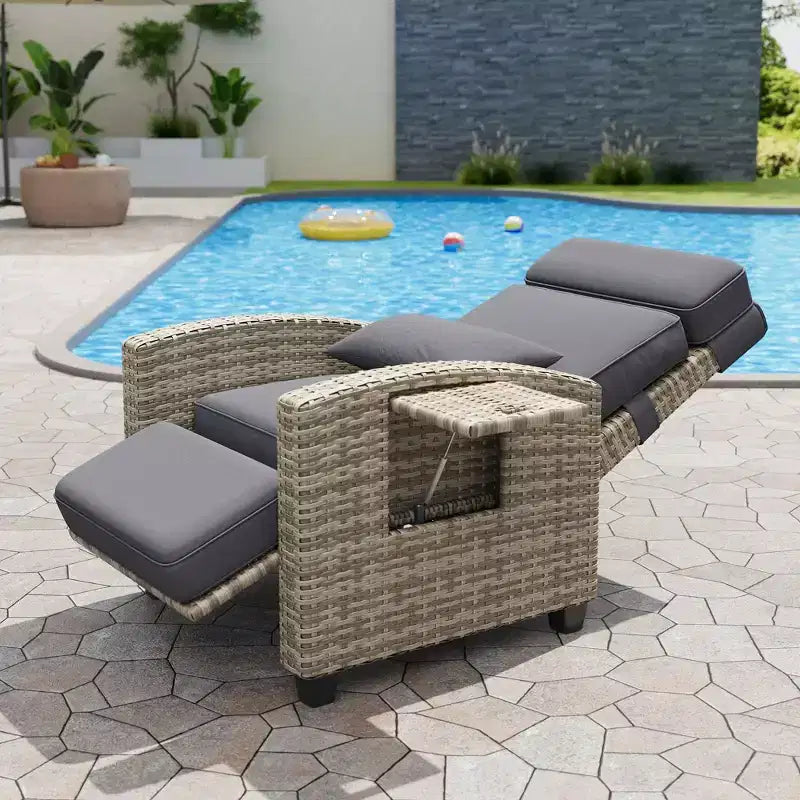 Chaise longue d'extérieur, chaises de patio inclinables avec dossier et repose-pieds réglables, chaise longue en osier jusqu'à 150° avec table escamotable