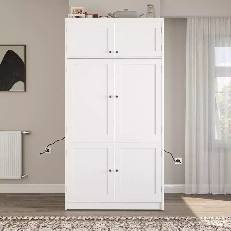Grand meuble de garde-manger de cuisine avec prises électriques, grand placard autoportant avec support pour micro-ondes, tiroirs, étagères, casiers à vin et étagère de porte