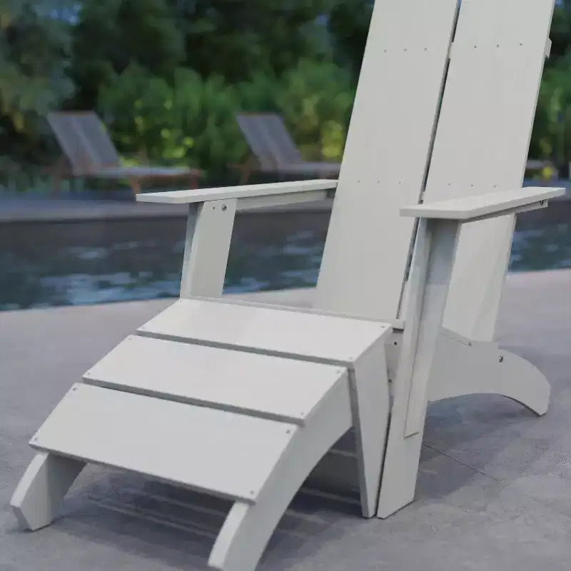 Chaise de patio Merrick Lane Adirondack moderne à lattes avec pouf assorti
