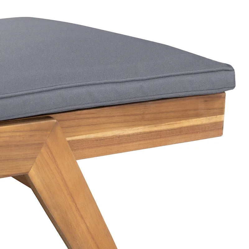 Chaise longue d'extérieur Caily en bois d'acacia avec coussins par Christopher Knight Home