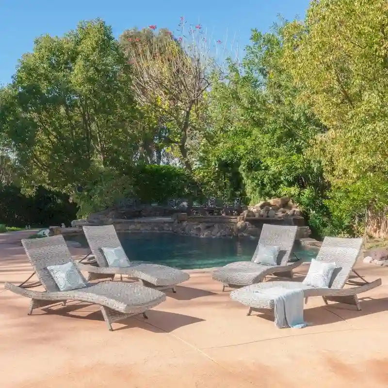 Crete Outdoor Wicker/Aluminum Chaise Lounge (Set of 4) by Christopher Knight Home