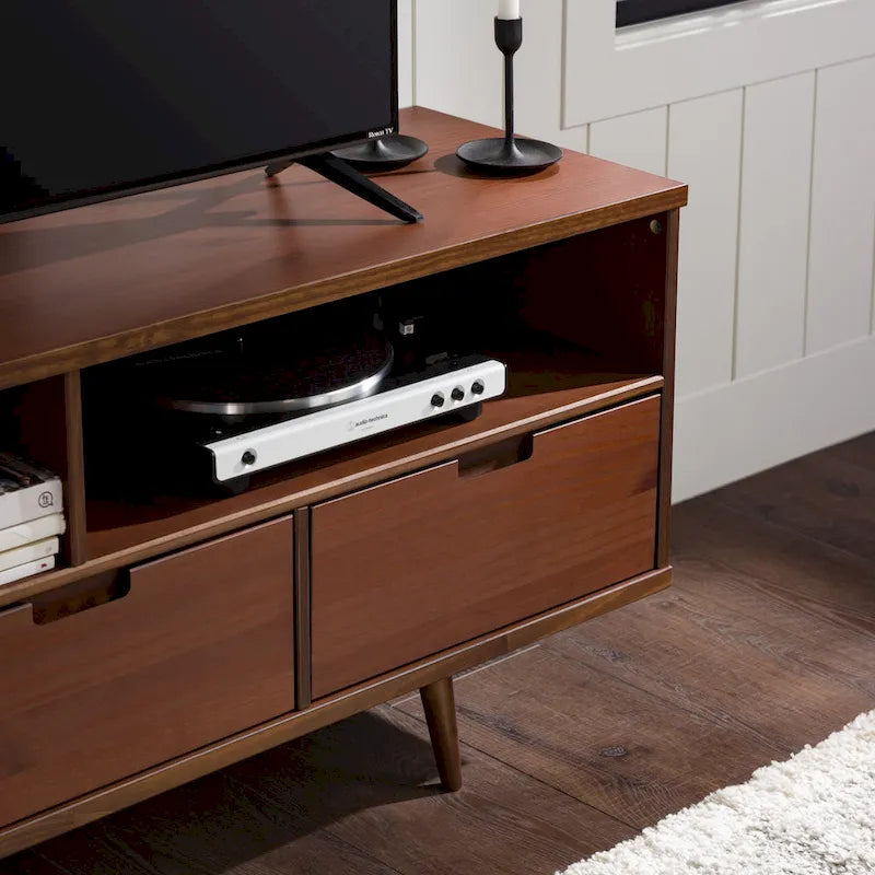 Meuble TV en bois massif Alby 58 pouces de Middlebrook, style Mid-Century