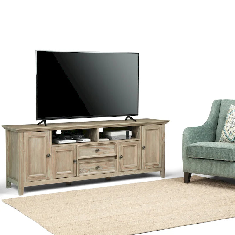 Meuble TV transitoire en bois massif WYNDENHALL Halifax de 72 pouces de large - 72 l x 19 P x 26 H