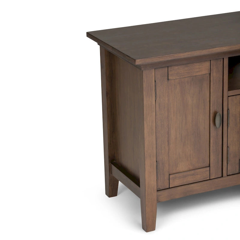 Meuble TV-média de transition WYNDENHALL Mansfield en BOIS MASSIF de 72 pouces de large pour téléviseurs jusqu'à 80 pouces - 72 L x 16,5 P x 26 H