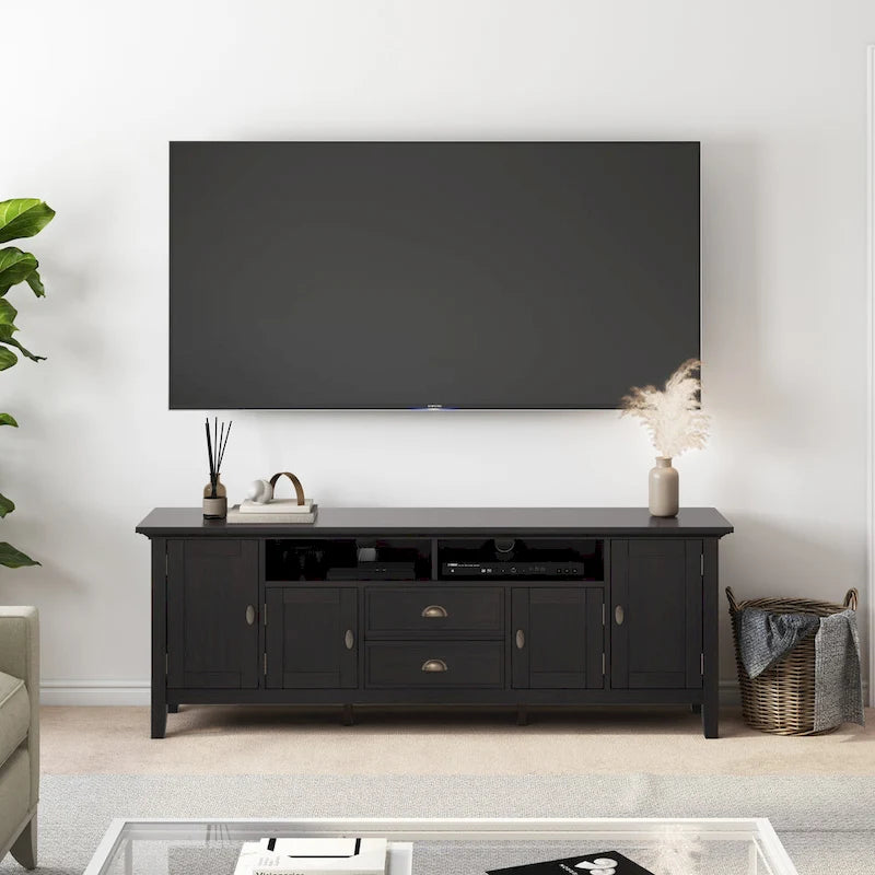 Meuble TV-média de transition WYNDENHALL Mansfield en BOIS MASSIF de 72 pouces de large pour téléviseurs jusqu'à 80 pouces - 72 L x 16,5 P x 26 H