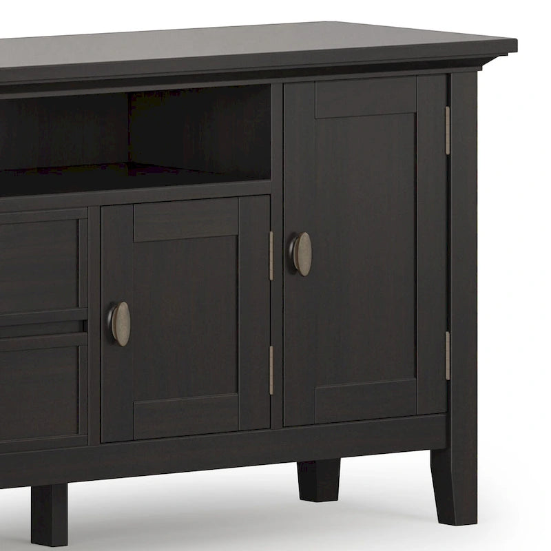 Meuble TV-média de transition WYNDENHALL Mansfield en BOIS MASSIF de 72 pouces de large pour téléviseurs jusqu'à 80 pouces - 72 L x 16,5 P x 26 H