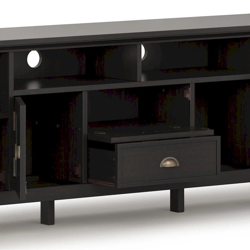 Meuble TV-média de transition WYNDENHALL Mansfield en BOIS MASSIF de 72 pouces de large pour téléviseurs jusqu'à 80 pouces - 72 L x 16,5 P x 26 H
