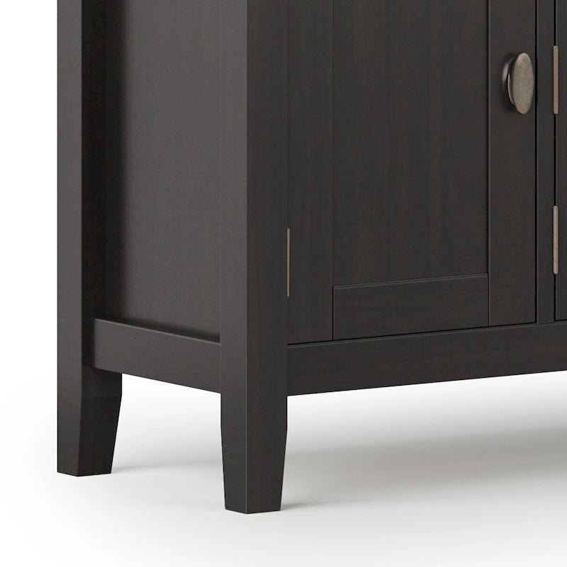 Meuble TV-média de transition WYNDENHALL Mansfield en BOIS MASSIF de 72 pouces de large pour téléviseurs jusqu'à 80 pouces - 72 L x 16,5 P x 26 H