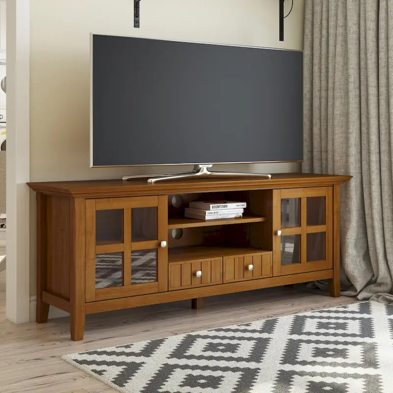 Meuble TV/Média de transition WYNDENHALL Normandy en BOIS MASSIF de 60 pouces de large pour téléviseurs jusqu'à 65 pouces - 60 x 16,5 x 24