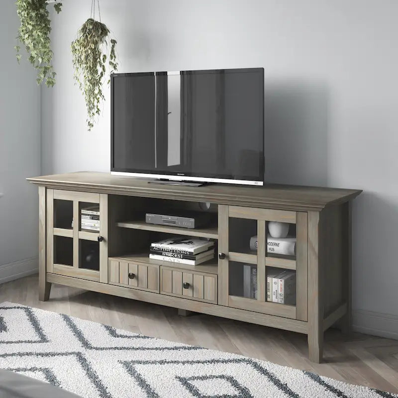 Meuble TV/Média de transition WYNDENHALL Normandy en BOIS MASSIF de 60 pouces de large pour téléviseurs jusqu'à 65 pouces - 60 x 16,5 x 24