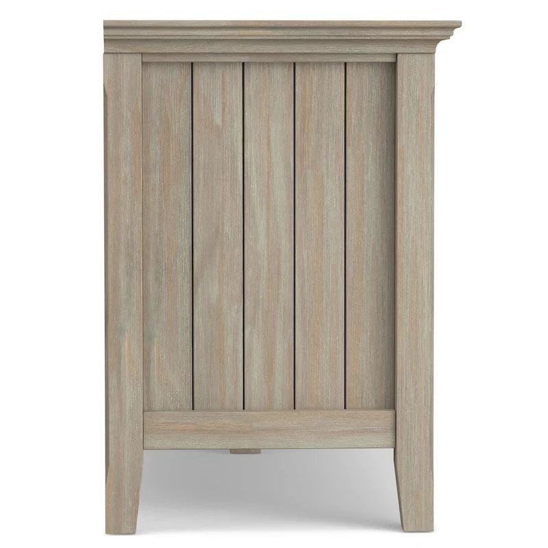 Meuble TV/Média de transition WYNDENHALL Normandy en BOIS MASSIF de 60 pouces de large pour téléviseurs jusqu'à 65 pouces - 60 x 16,5 x 24