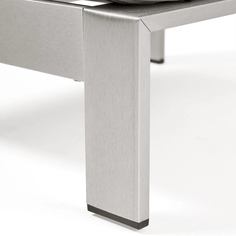 Canapé d'extérieur 3 places en aluminium Cape Coral avec table basse et pouf, par Christopher Knight Home