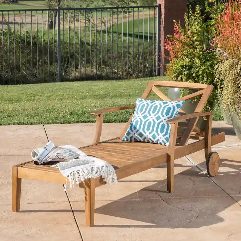 Chaise longue d'extérieur Perla en bois d'acacia par Christopher Knight Home
