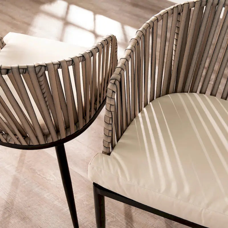 Chaises de patio SEI Furniture Millie en métal noir et osier gris, toutes saisons, avec coussins et assise profonde (lot de 2)