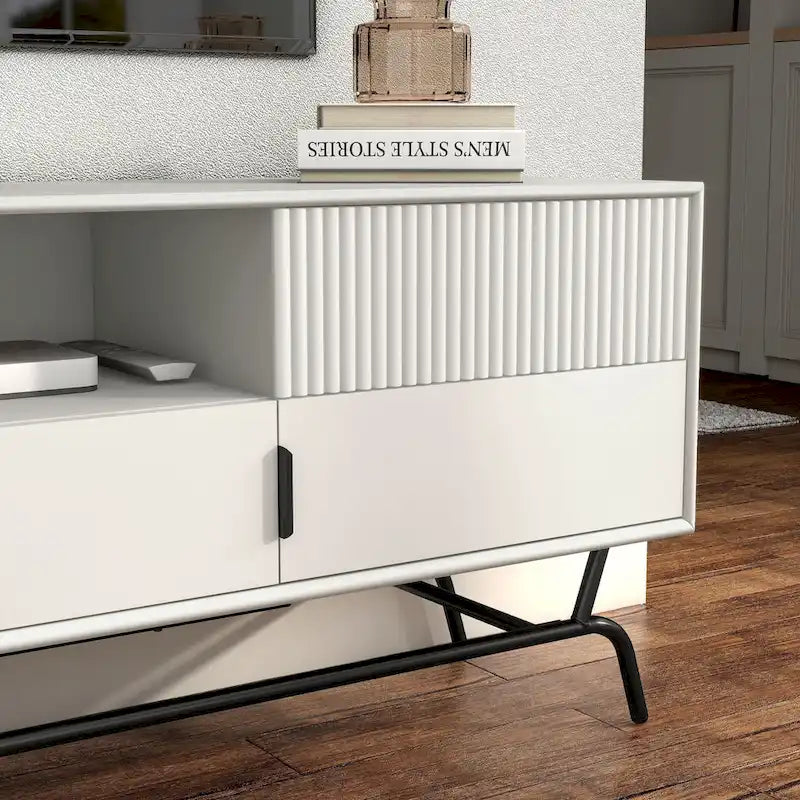 Meuble TV DH BASIC Modern avec 3 tiroirs et passe-câbles de 60 pouces par Denhour
