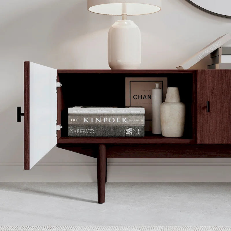 Meuble TV marron Chelsea de Living Skog, compatible avec les téléviseurs jusqu'à 65 pouces, avec design à lattes et pieds en bois