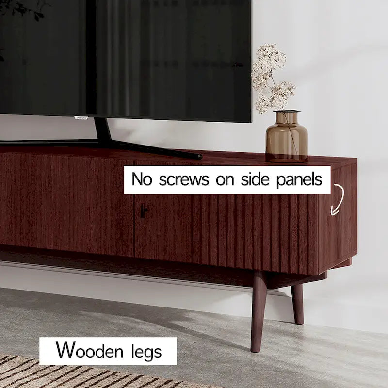 Meuble TV marron Chelsea de Living Skog, compatible avec les téléviseurs jusqu'à 65 pouces, avec design à lattes et pieds en bois