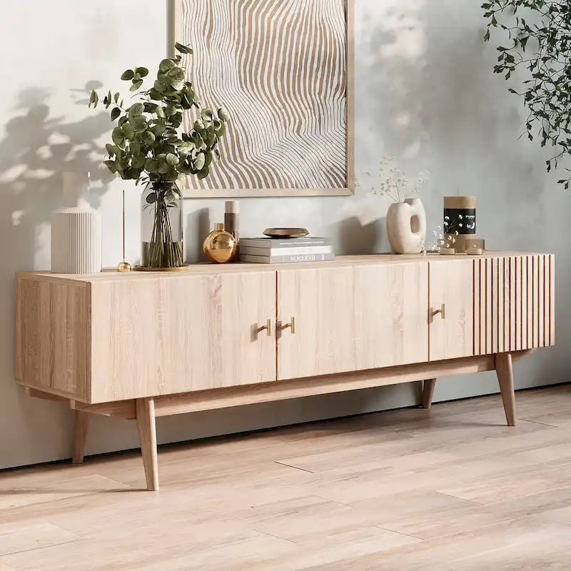 Meuble TV marron Chelsea de Living Skog, compatible avec les téléviseurs jusqu'à 65 pouces, avec design à lattes et pieds en bois