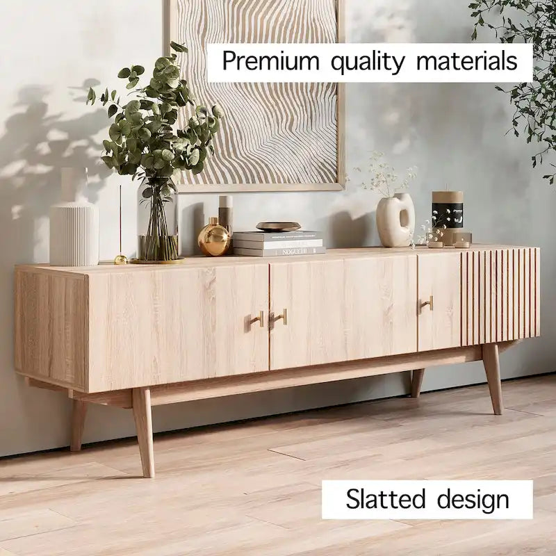 Meuble TV marron Chelsea de Living Skog, compatible avec les téléviseurs jusqu'à 65 pouces, avec design à lattes et pieds en bois