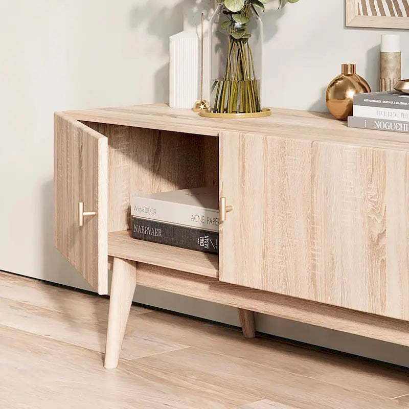 Meuble TV marron Chelsea de Living Skog, compatible avec les téléviseurs jusqu'à 65 pouces, avec design à lattes et pieds en bois