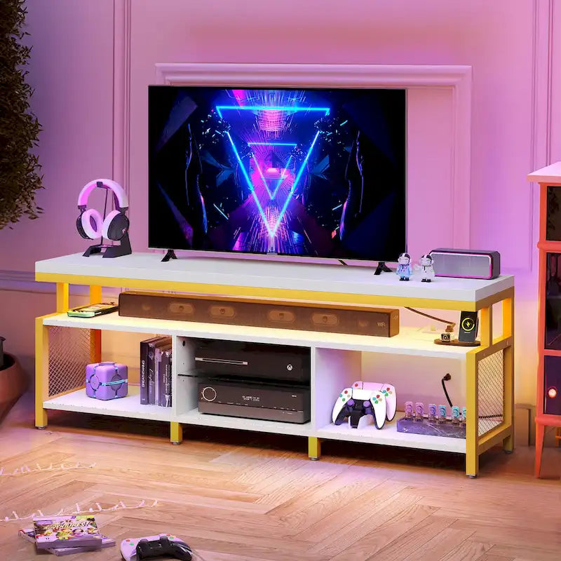 Meuble TV industriel en bois avec lumière LED, étagères de rangement ouvertes, prises de courant et télécommande Bluetooth