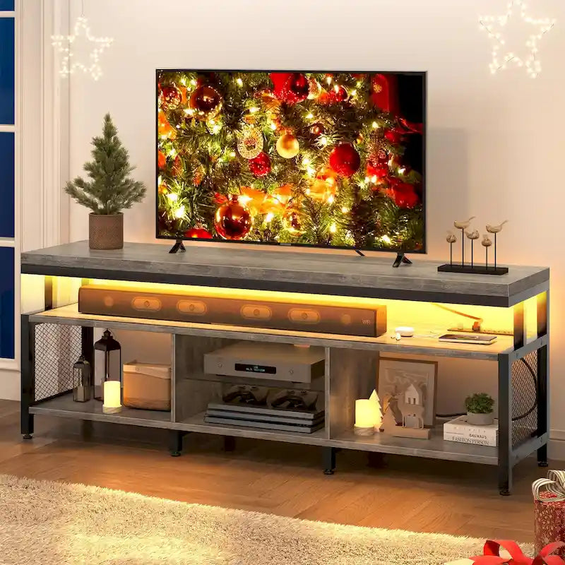 Meuble TV industriel en bois avec lumière LED, étagères de rangement ouvertes, prises de courant et télécommande Bluetooth