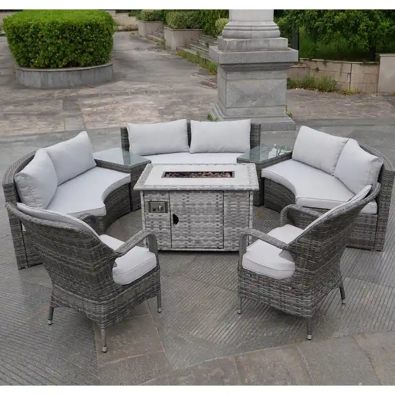 Canapé de patio demi-lune en osier avec foyer et chaises