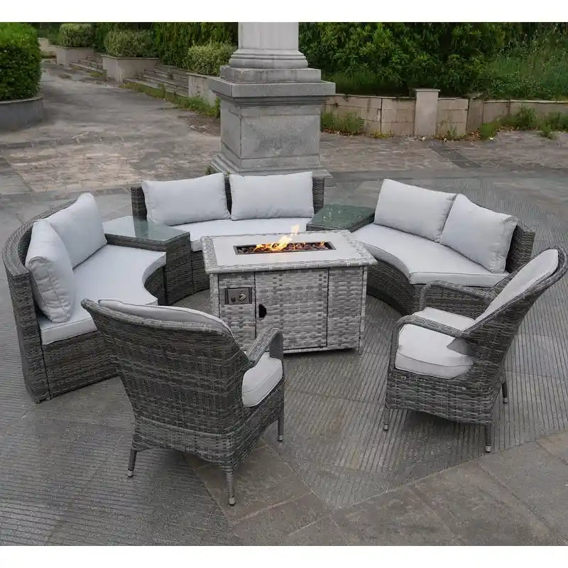 Canapé de patio demi-lune en osier avec foyer et chaises