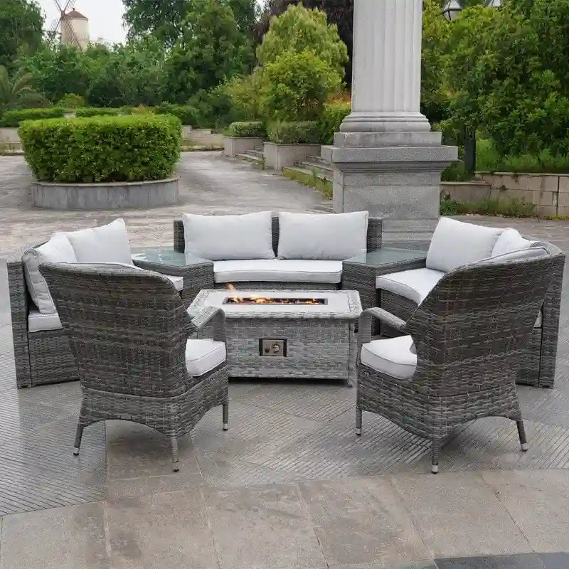 Canapé de patio demi-lune en osier avec foyer et chaises