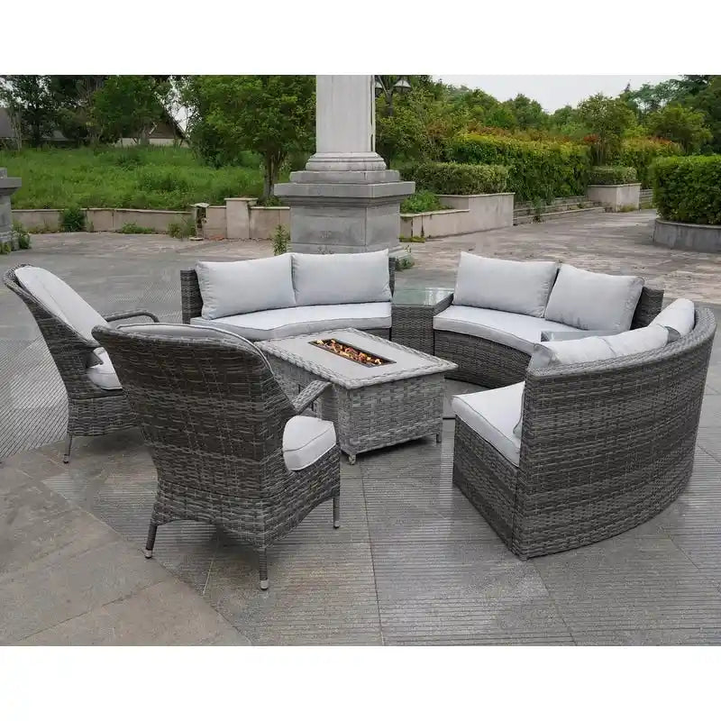 Canapé de patio demi-lune en osier avec foyer et chaises