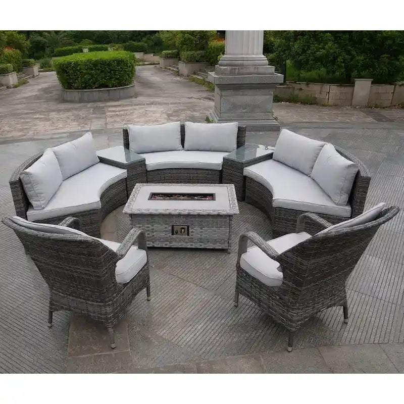 Canapé de patio demi-lune en osier avec foyer et chaises