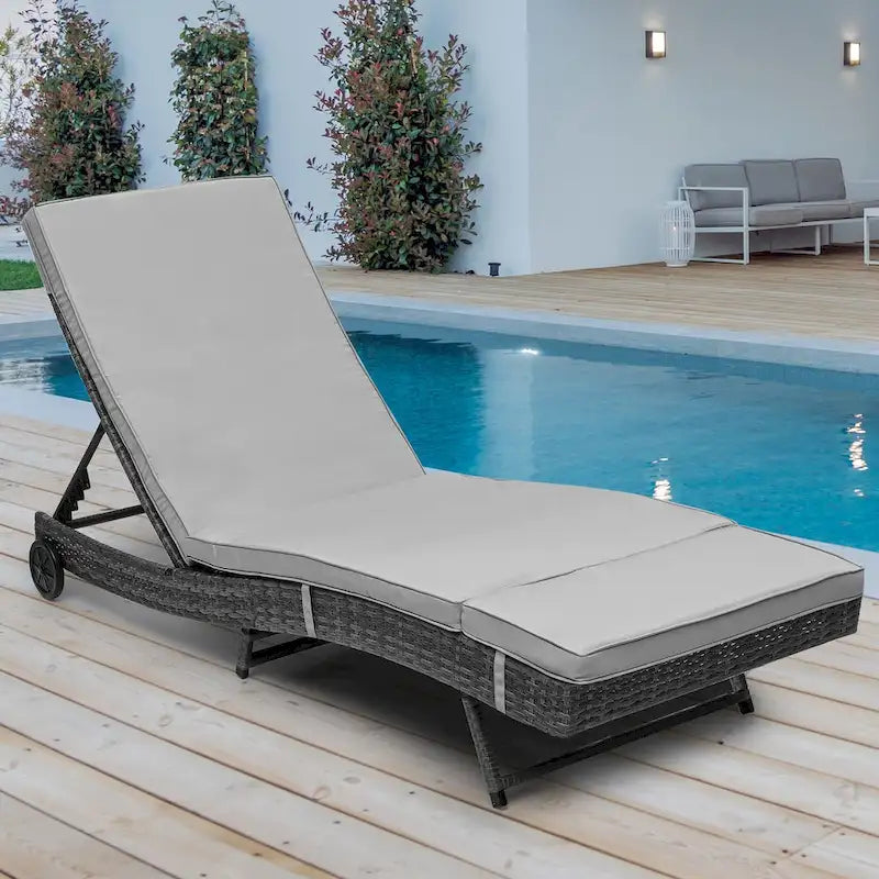 Chaise longue en osier, chaise longue de piscine en rotin PE tressé avec dossier réglable, tapis amovible et roues