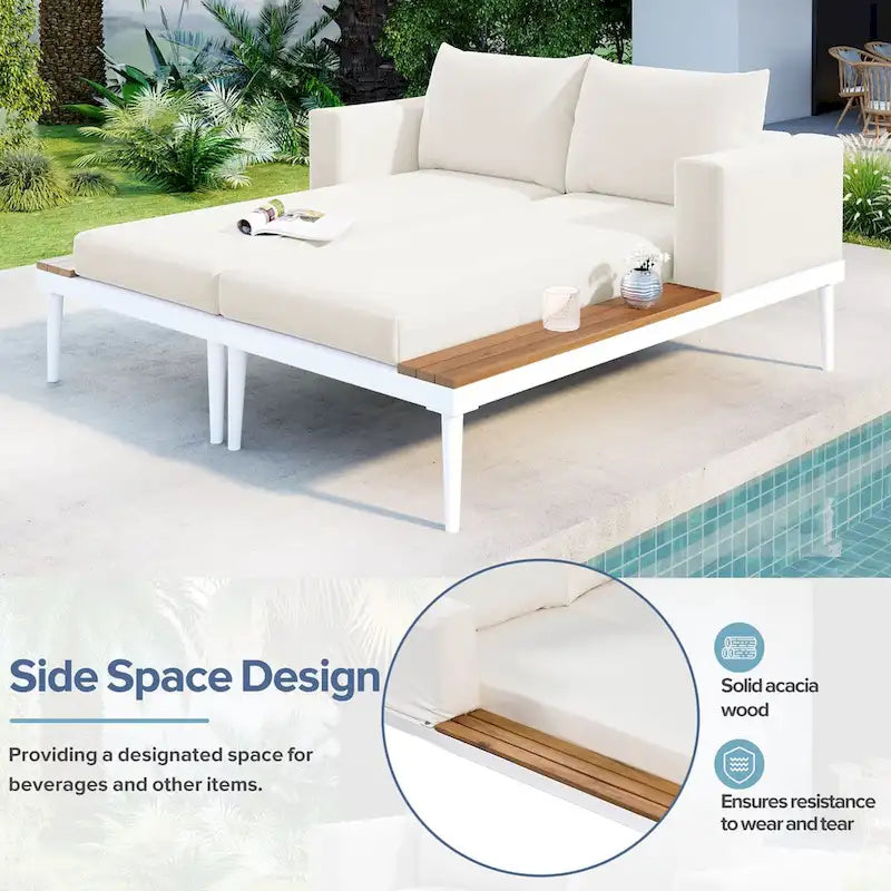 Lit de repos d'extérieur beige pour patio avec espaces latéraux garnis de bois d'acacia