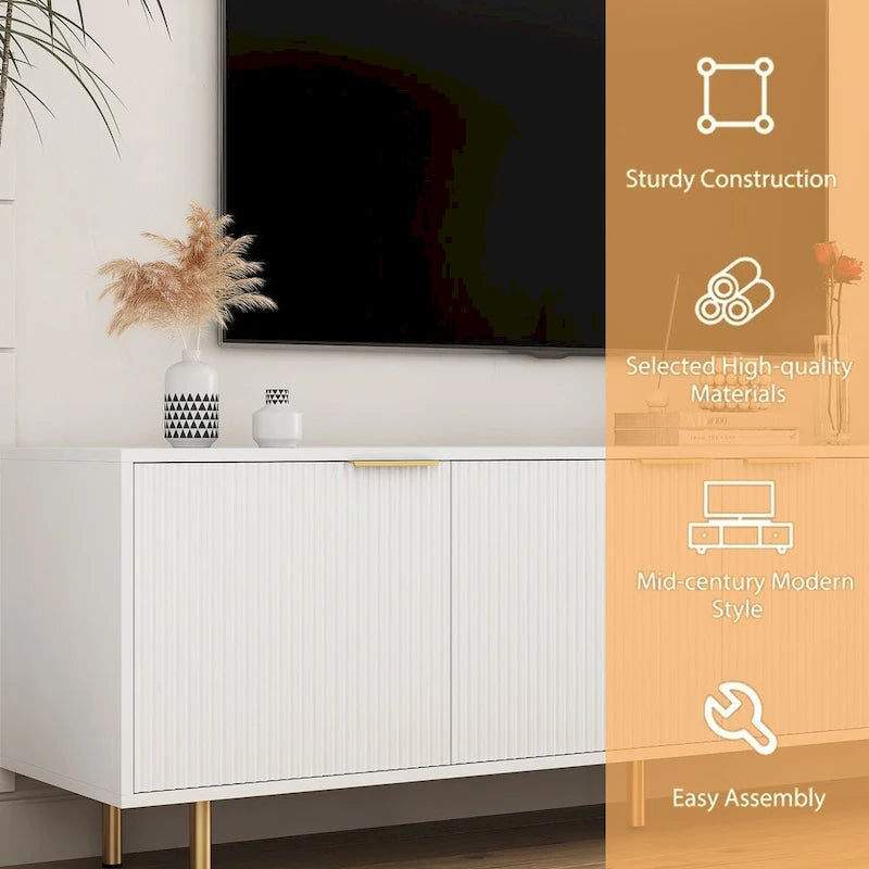 Meuble TV blanc cannelé 68 avec prise de courant, meuble de divertissement avec portes de rangement, meuble TV console média, pour téléviseurs de plus de 55 pouces