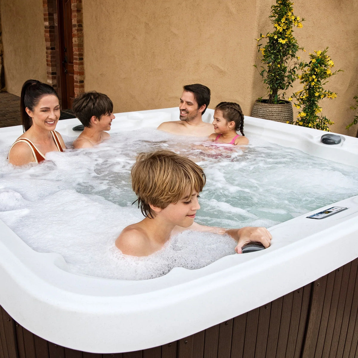 Lifesmart LS600DX 7-Person 65-Jet 230v Spa with 14-Jet Nozzle Turbo Blaster
